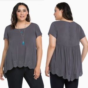 Torrid Gray Embroidered Split Back Top Sz 4 4x 26